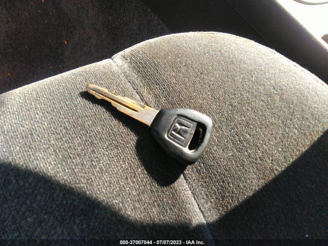 2000 HONDA ACCORD CPE LX VIN: 1HGCG3263YA023226