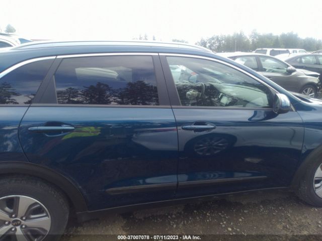 KNDCB3LC7K5263106 KIA NIRO LX
