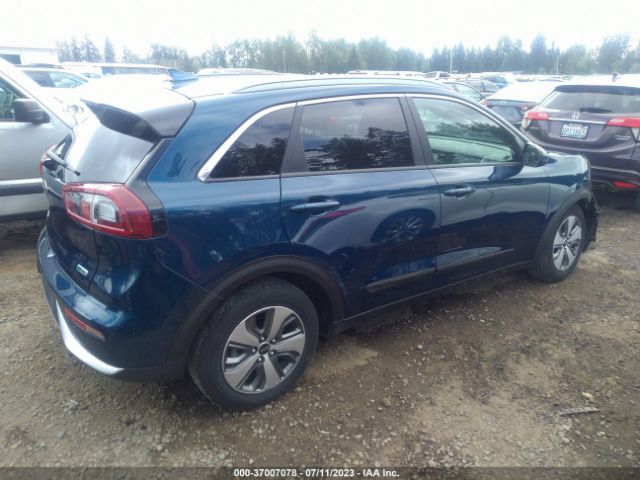 KNDCB3LC7K5263106 KIA NIRO LX