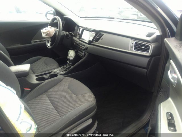 KNDCB3LC7K5263106 KIA NIRO LX