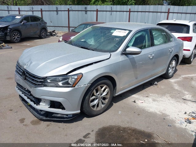 1VWAT7A3XGC055350 Volkswagen Passat 1.8t S