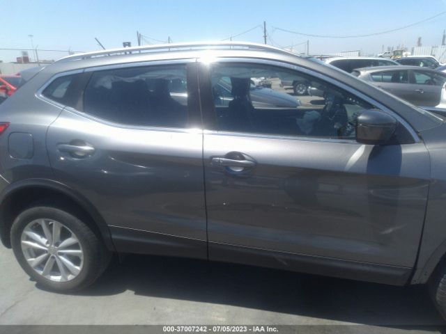 JN1BJ1CP2JW181267 Nissan Rogue Sport Sv