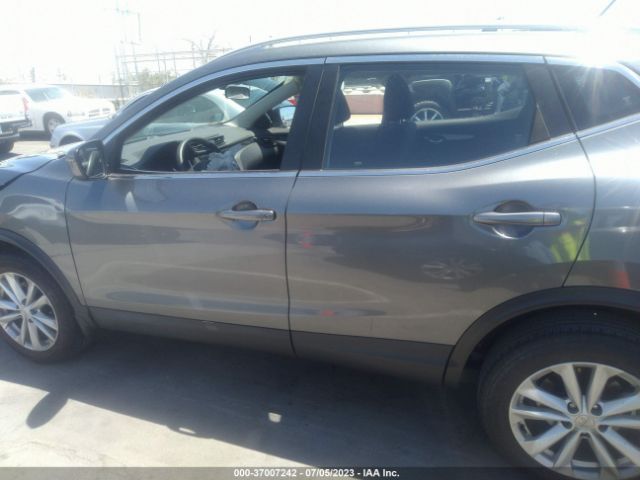 JN1BJ1CP2JW181267 Nissan Rogue Sport Sv