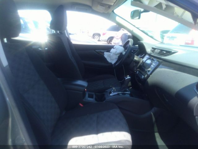 JN1BJ1CP2JW181267 Nissan Rogue Sport Sv