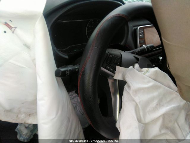 3N1CP5CU7KL518152 Nissan KICKS SR