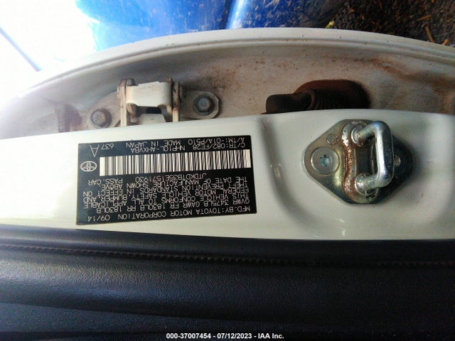 Toyota Prius C One/three/two/four 2014 JTDKDTB35E1571930 Image 16