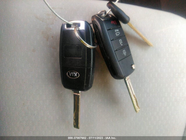 KIA Optima Lx 2014 5XXGM4A70EG280532 Image 3