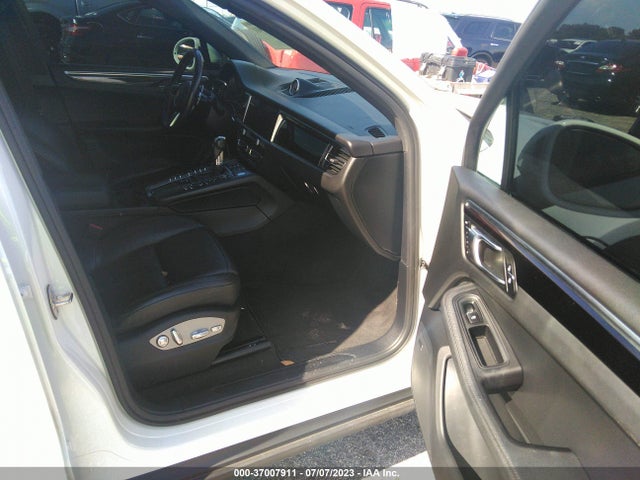 2021 PORSCHE MACAN VIN: WP1AA2A59MLB01452