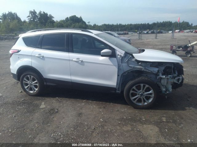 1FMCU9GD1JUC53882 Ford ESCAPE SE