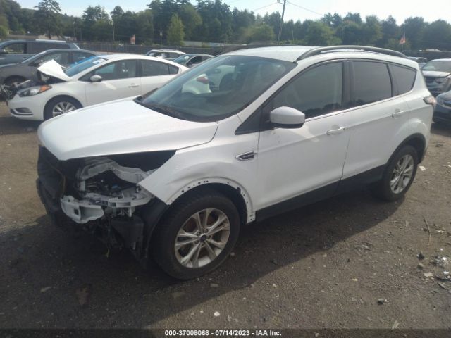 1FMCU9GD1JUC53882 Ford ESCAPE SE