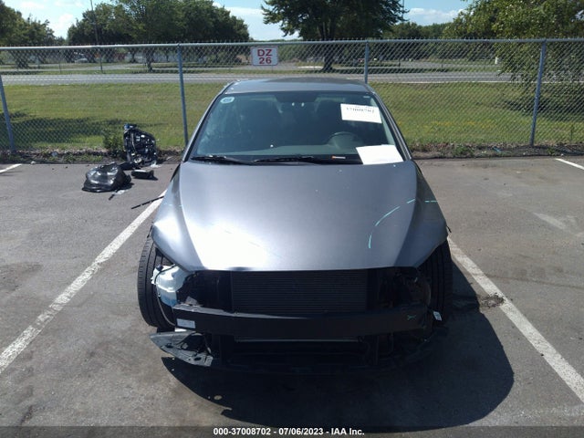 2018 HYUNDAI ELANTRA SEL VIN: 5NPD84LF4JH310724