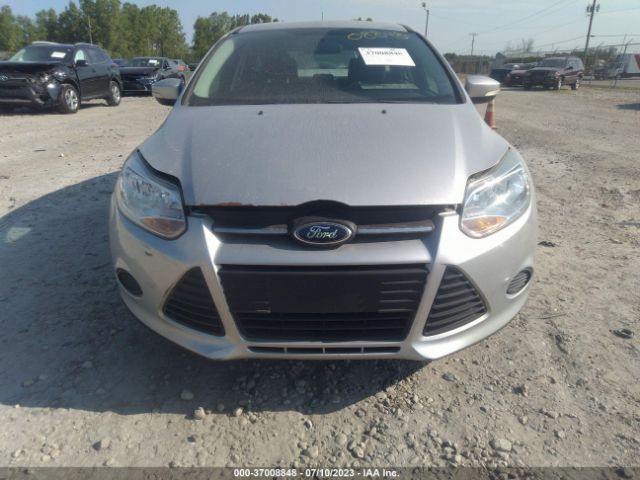 1FADP3K23EL129830 Ford FOCUS SE