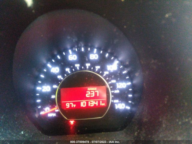 KNDJN2A26F7220745 KIA Soul Base