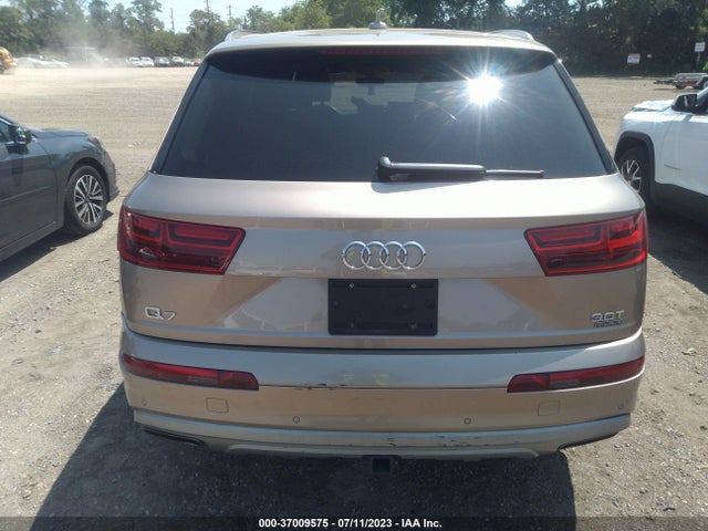 WA1LAAF73JD002723 Audi Q7 Premium Plus