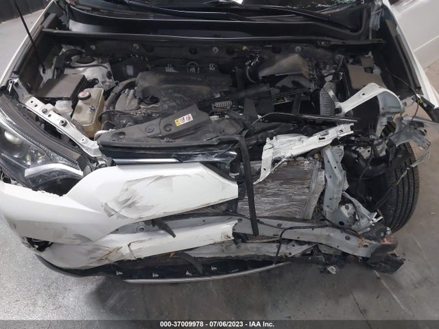 Toyota Rav4 Xle 2018 JTMRFREV2JJ744130 Image 10