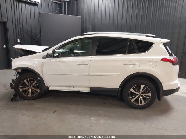 Toyota Rav4 Xle 2018 JTMRFREV2JJ744130 Image 14