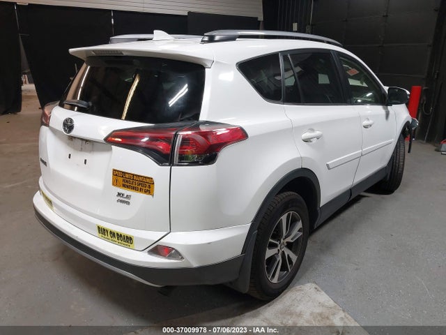 Toyota Rav4 Xle 2018 JTMRFREV2JJ744130 Image 4