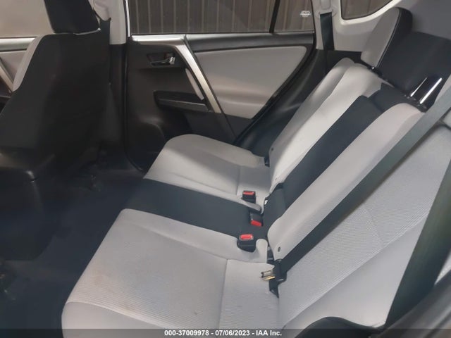 Toyota Rav4 Xle 2018 JTMRFREV2JJ744130 Image 8
