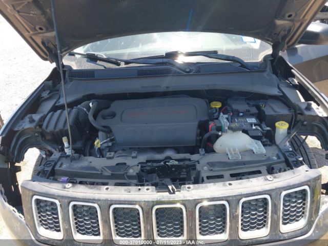 3C4NJDAB2JT100583 Jeep Compass Sport