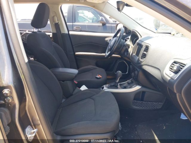 3C4NJDAB2JT100583 Jeep Compass Sport