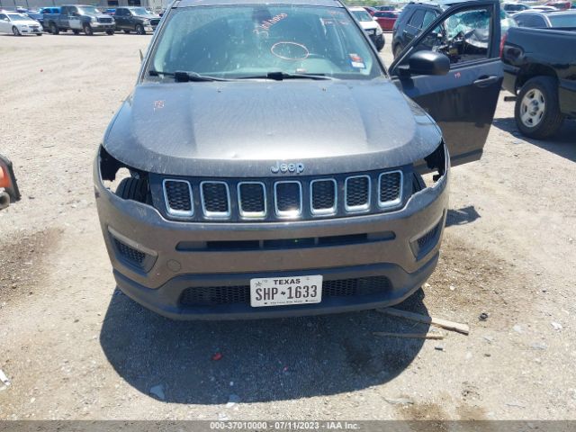 3C4NJDAB2JT100583 Jeep Compass Sport