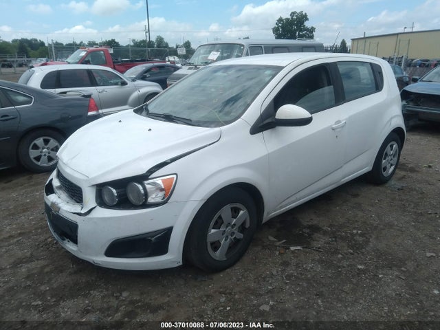 Chevrolet SONIC LS 2014 1G1JA6SHXE4139276 Image 2