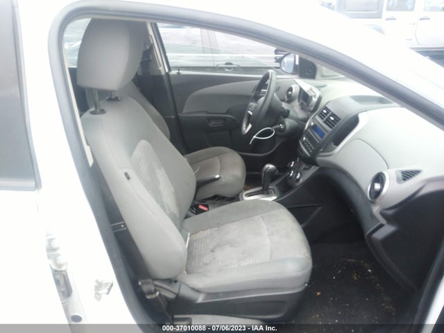 Chevrolet SONIC LS 2014 1G1JA6SHXE4139276 Image 5