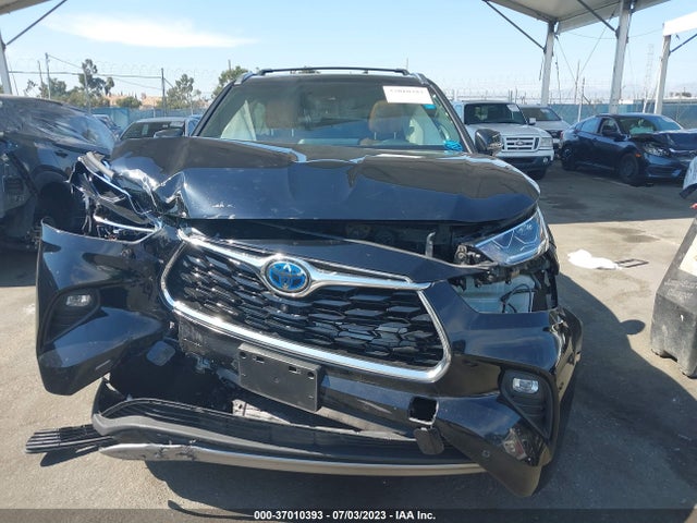 Toyota Highlander Hybrid Platinum 2021 5TDEBRCH4MS015190 Image 11