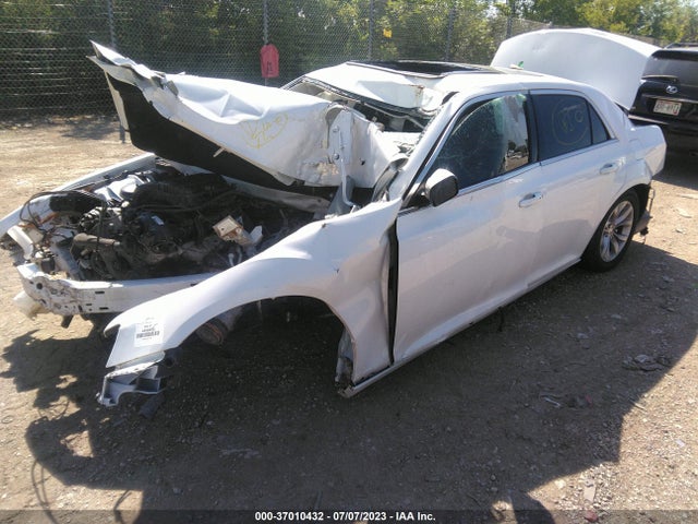2C3CCAAG8FH755072 Chrysler 300 Limited