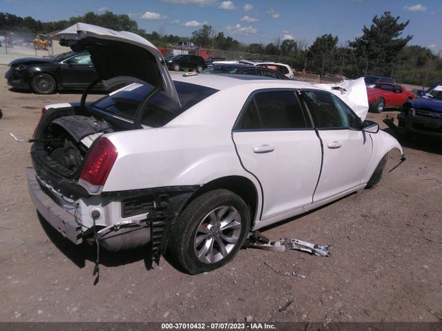 2C3CCAAG8FH755072 Chrysler 300 Limited