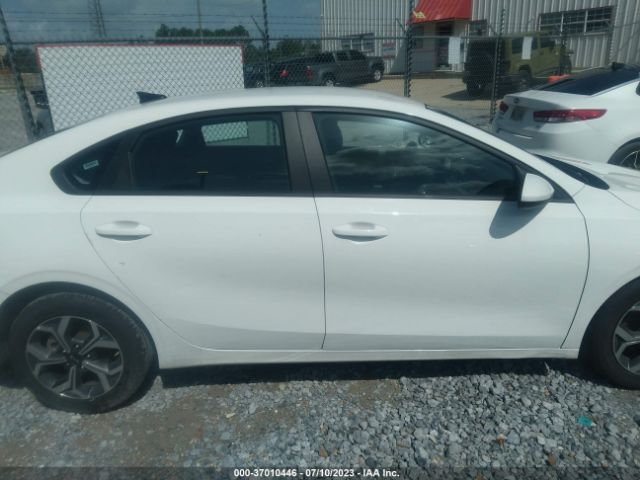 3KPF24AD2ME294043 KIA Forte Lxs