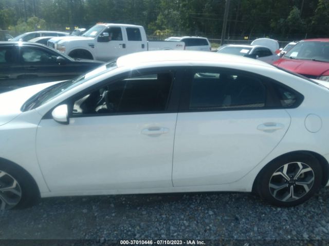 3KPF24AD2ME294043 KIA Forte Lxs