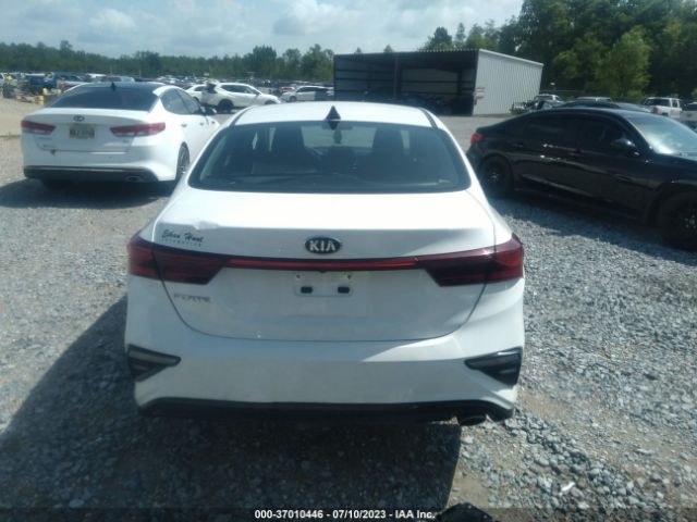 3KPF24AD2ME294043 KIA Forte Lxs