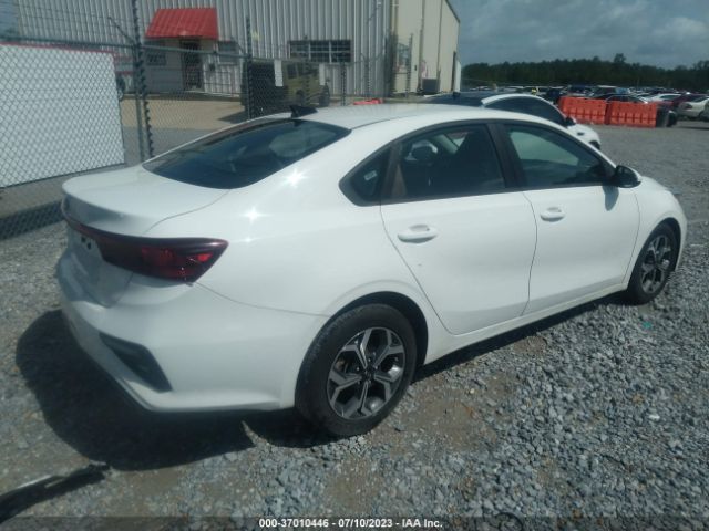 3KPF24AD2ME294043 KIA Forte Lxs