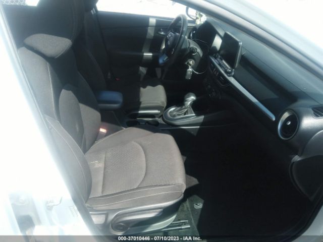 3KPF24AD2ME294043 KIA Forte Lxs