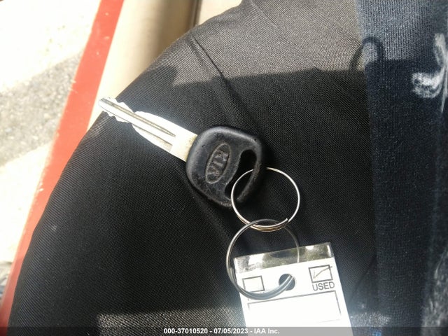 2004 KIA RIO VIN: KNADC165646199329
