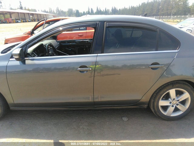 3VWLL7AJ6EM383951 Volkswagen Jetta Sedan Tdi W/premium