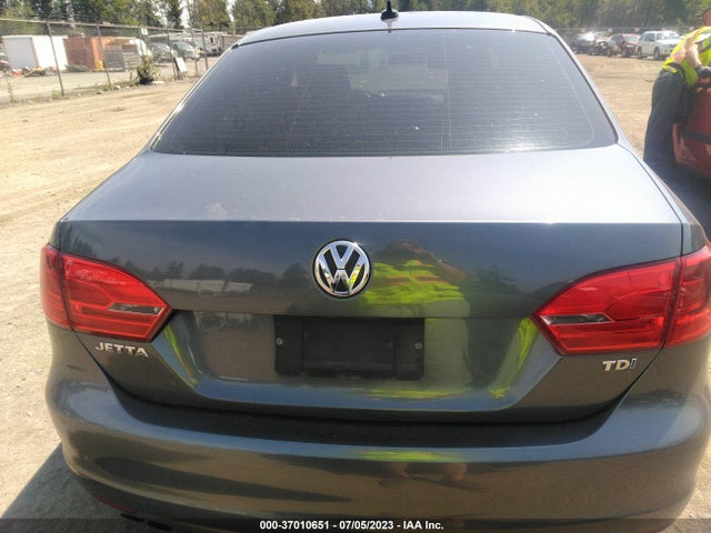 3VWLL7AJ6EM383951 Volkswagen Jetta Sedan Tdi W/premium