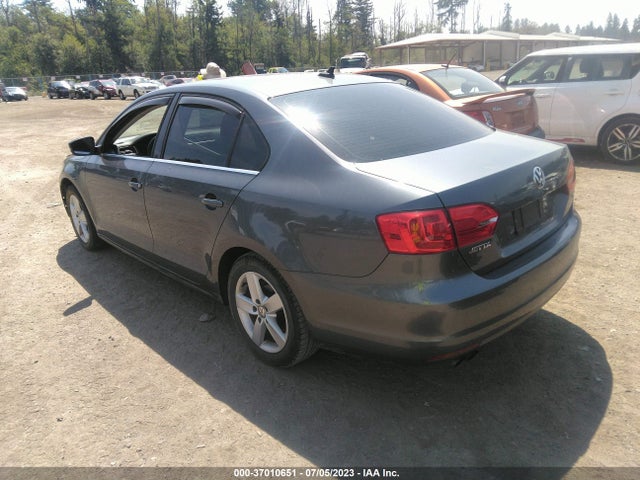 3VWLL7AJ6EM383951 Volkswagen Jetta Sedan Tdi W/premium