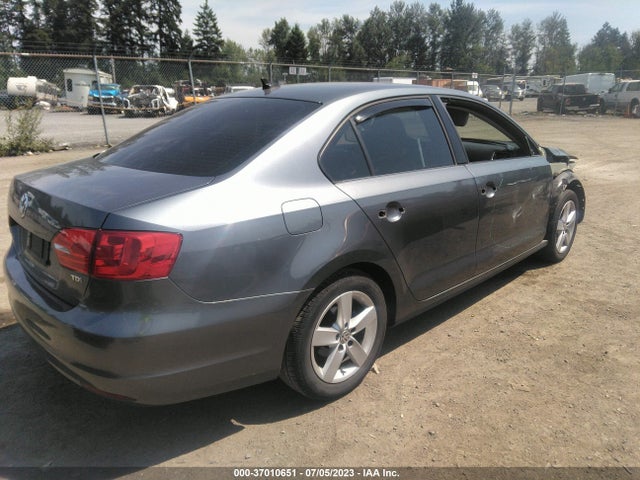 3VWLL7AJ6EM383951 Volkswagen Jetta Sedan Tdi W/premium