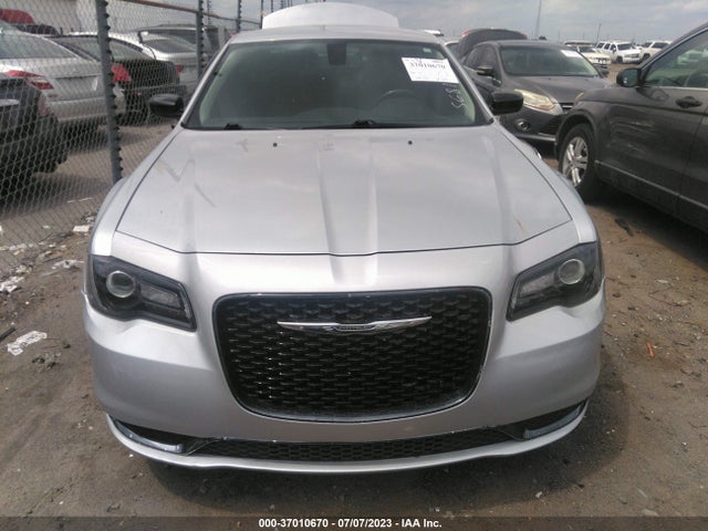 2C3CCAAG2KH758687 Chrysler 300 Touring