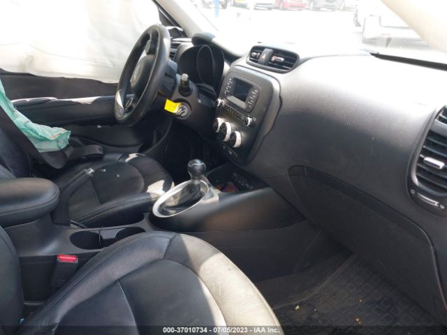 KNDJP3A50E7045529 KIA SOUL +