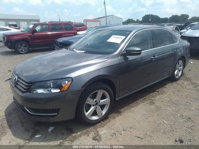 Volkswagen Passat 1.8t Wolfsburg Edition 2014 1VWAS7A3XEC027225 Image 2