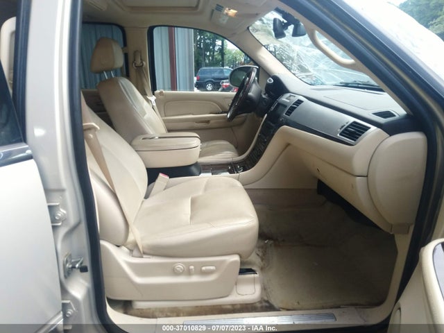 2007 CADILLAC ESCALADE ESV VIN: 1GYFK66817R354727