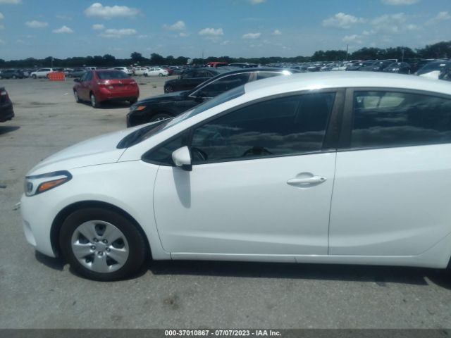 3KPFK4A70HE098294 KIA FORTE LX