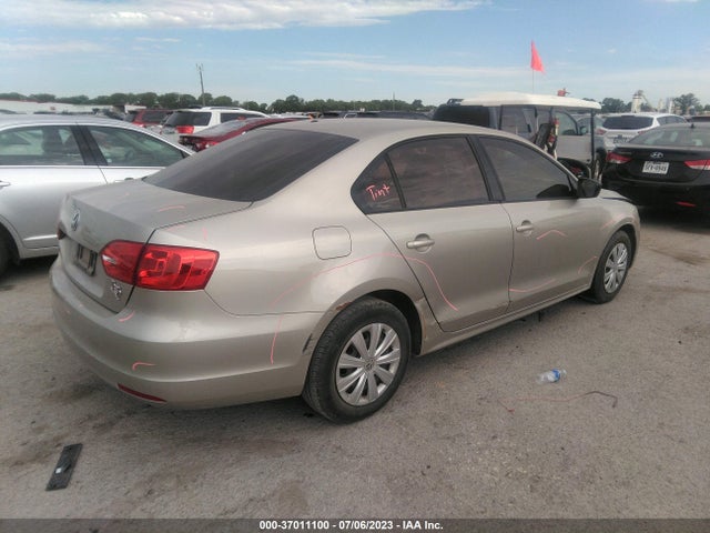 3VW2K7AJ9EM316341 Volkswagen Jetta Sedan S