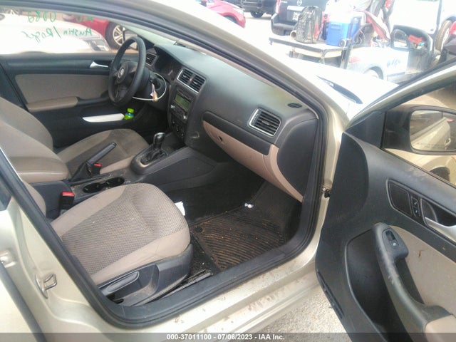 3VW2K7AJ9EM316341 Volkswagen Jetta Sedan S