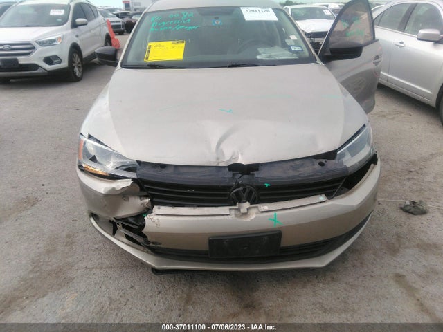 3VW2K7AJ9EM316341 Volkswagen Jetta Sedan S