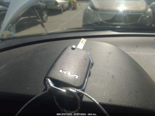 KNDJ23AU1N7171887 KIA SOUL LX