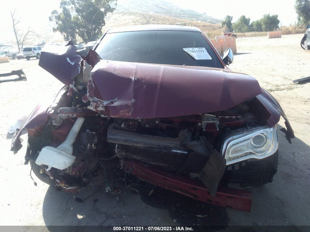 2C3CCAEG2KH631285 Chrysler 300 Limited